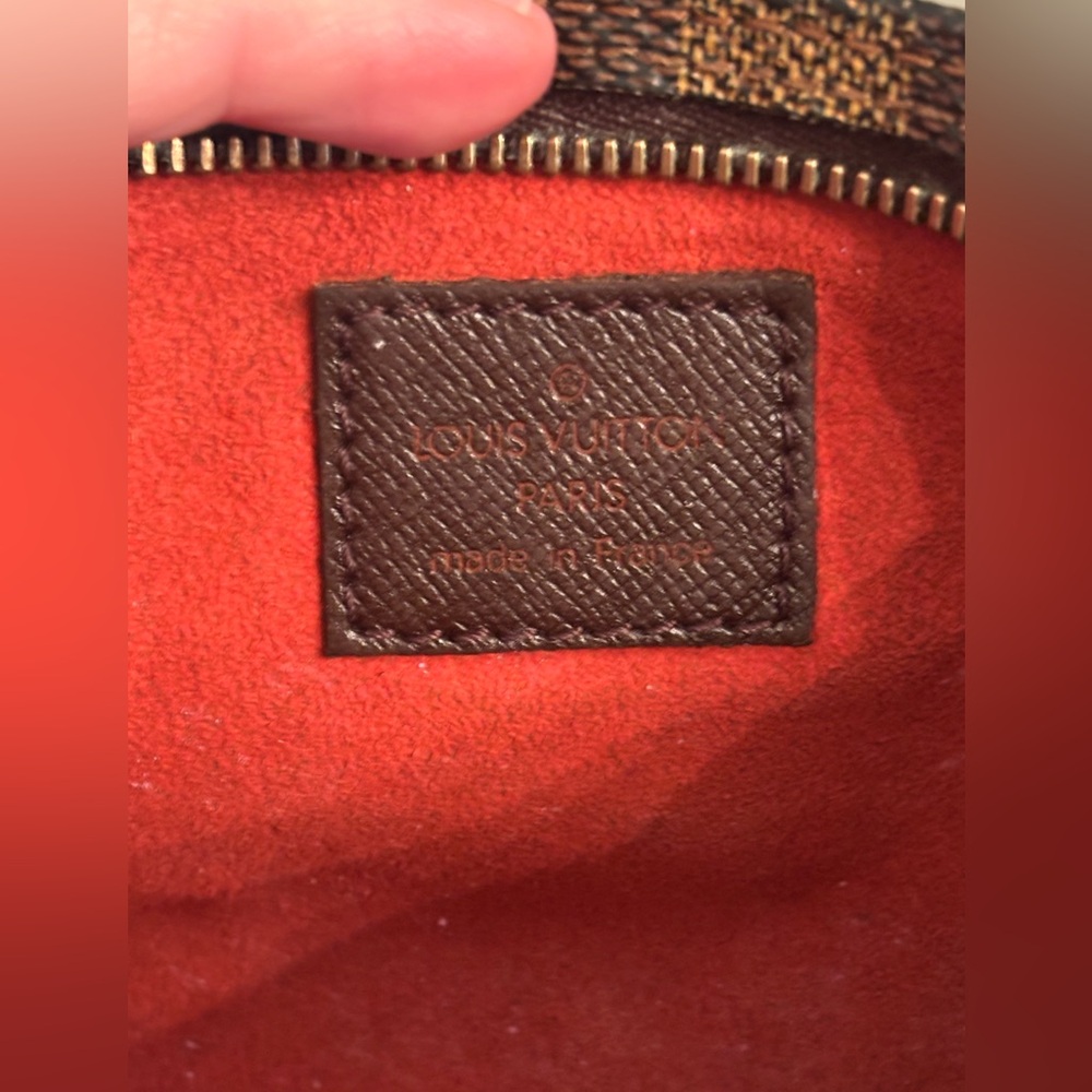 Authentic Louis Vuitton Damier Pochette Accessoires - Picture 2 of 9